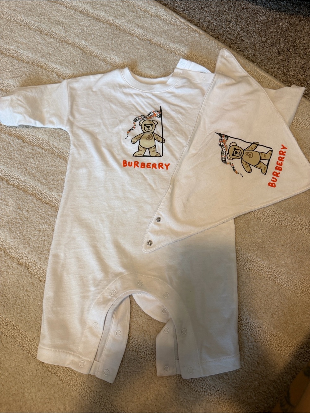 Burberry White Baby Bear Romper & Hooded Towel Set with Orange Logo